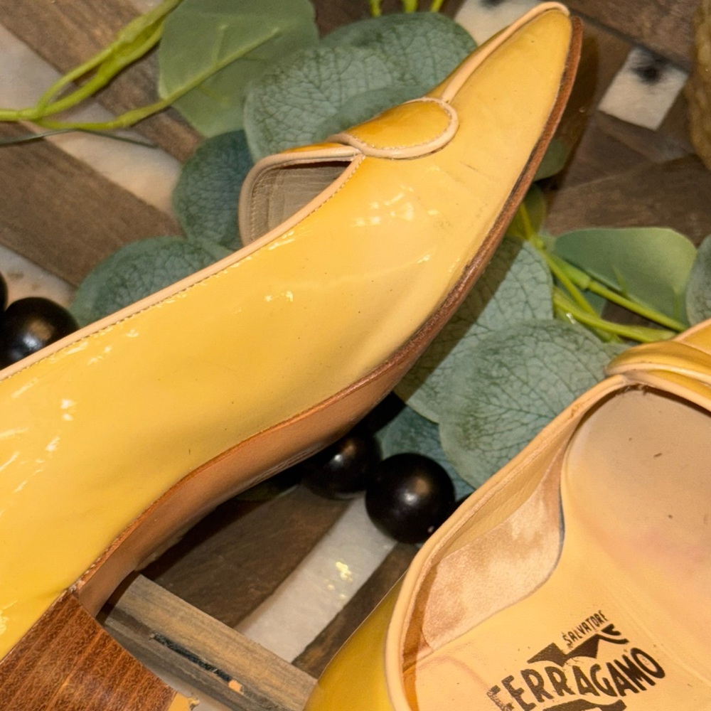 Salvatore Ferragamo Authentic Vintage Yellow Heeled Shoes - Picture 9 of 10